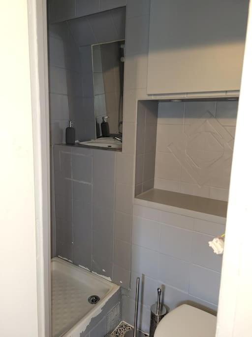Fully Equipped Apartment 2 To 4 Beds Марсель Экстерьер фото